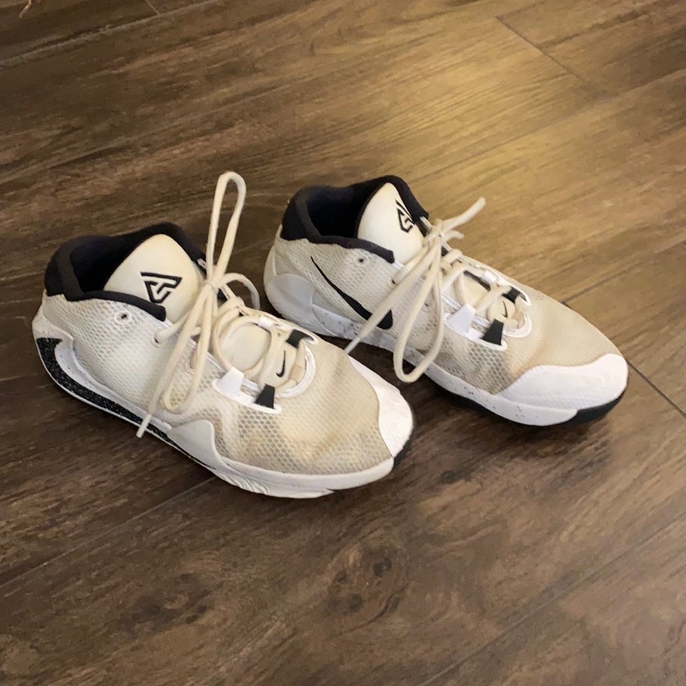 Nike Gianais Zoom Freak Shoes